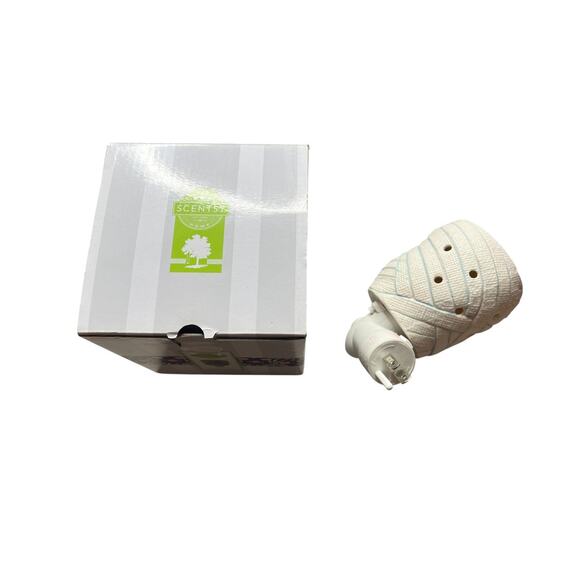 Scentsy Under Wraps White Skeleton Mummy Halloween Horror Plug in Wax Warmer - Picture 7 of 8